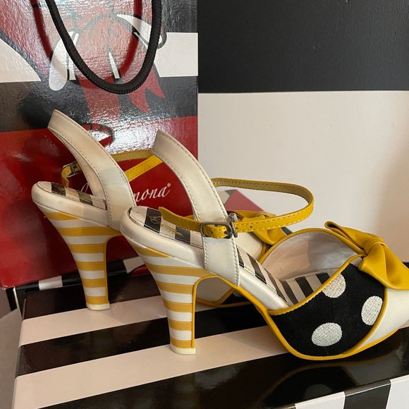 Lola Ramona Angie Sandal - Picture 1 of 3